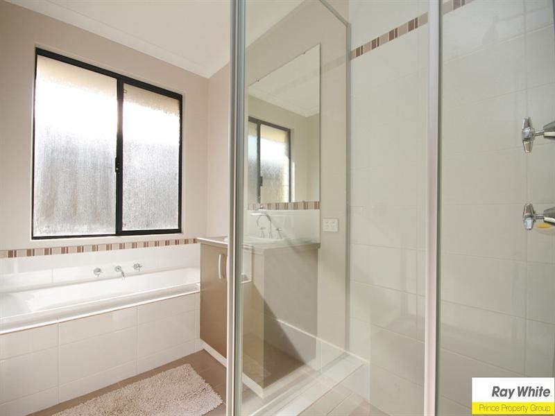 24 Calendia Way, Caversham WA 6055