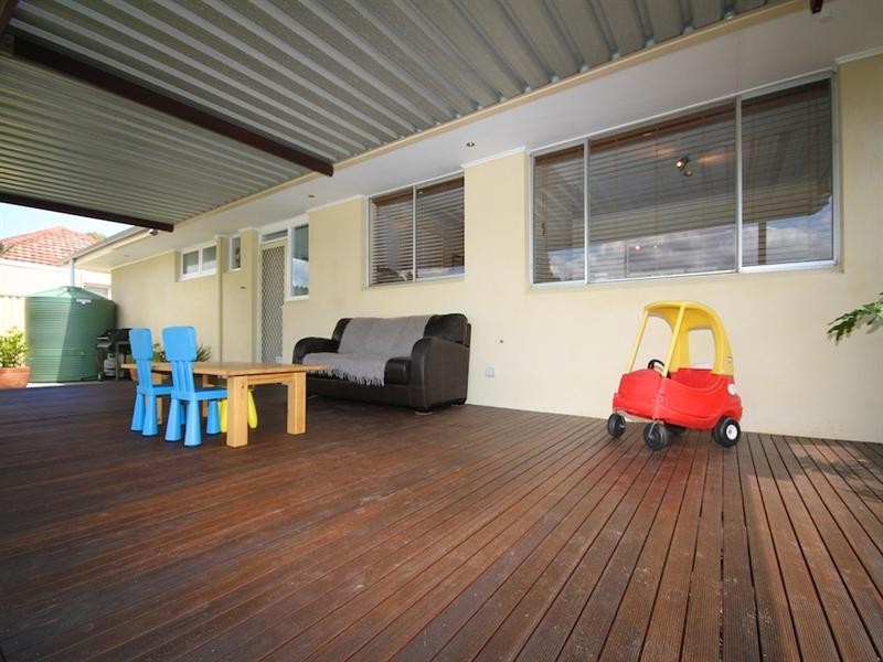 25 Kenmure Avenue, Ashfield WA 6054