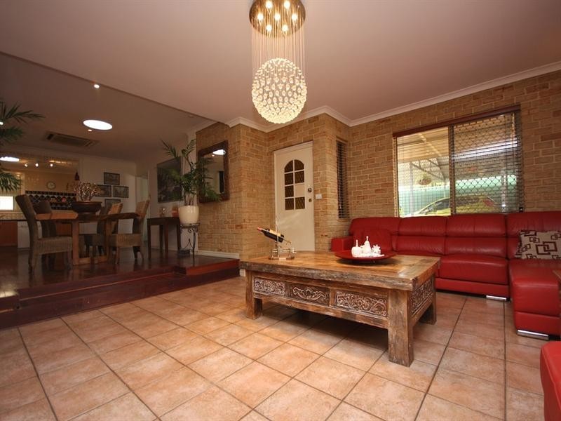 13 Arbon Way, Lockridge WA 6054