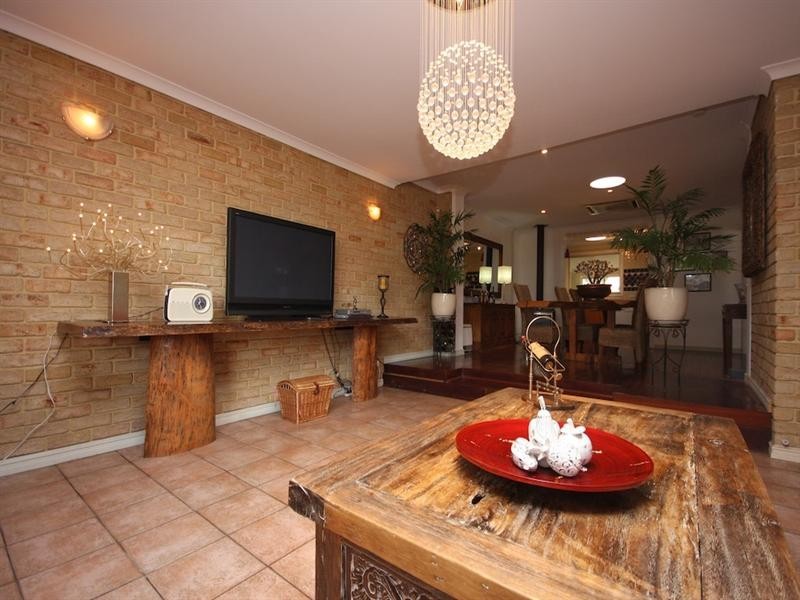 13 Arbon Way, Lockridge WA 6054