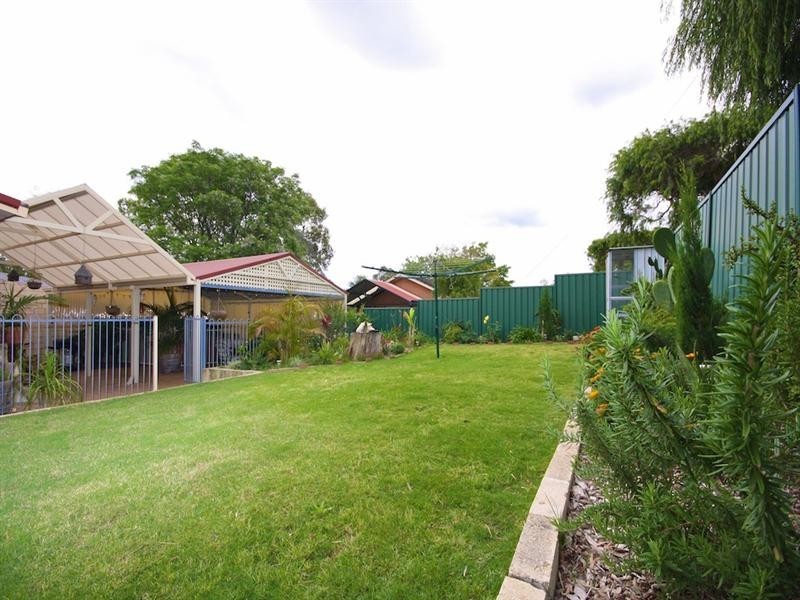 13 Arbon Way, Lockridge WA 6054