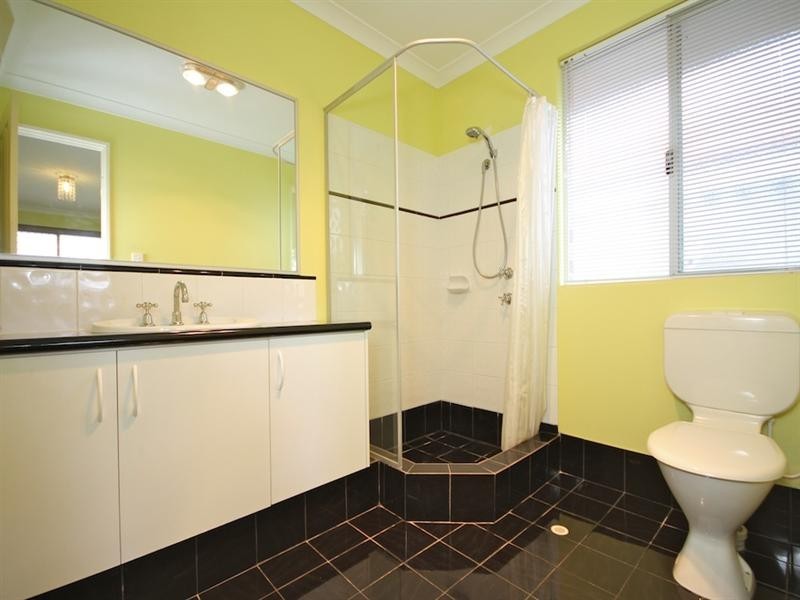 12 Pyrenees Court, Caversham WA 6055