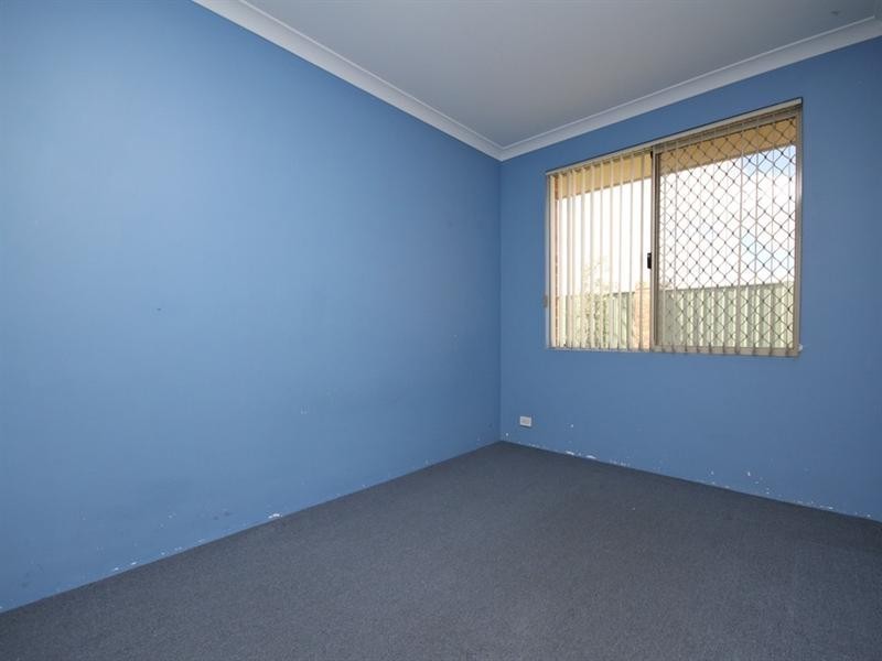 12 Pyrenees Court, Caversham WA 6055