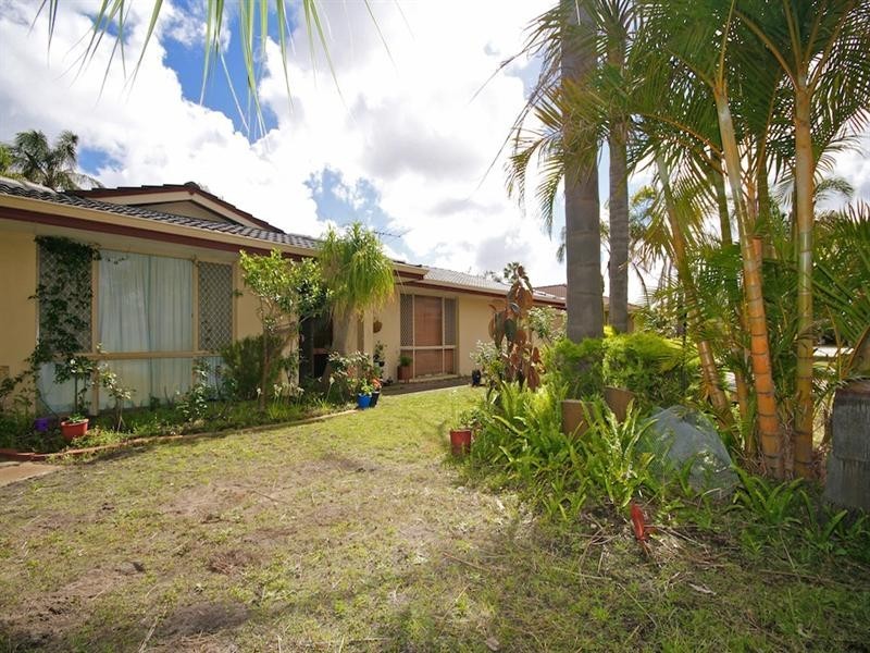 62 Kingfisher Avenue, Ballajura WA 6066