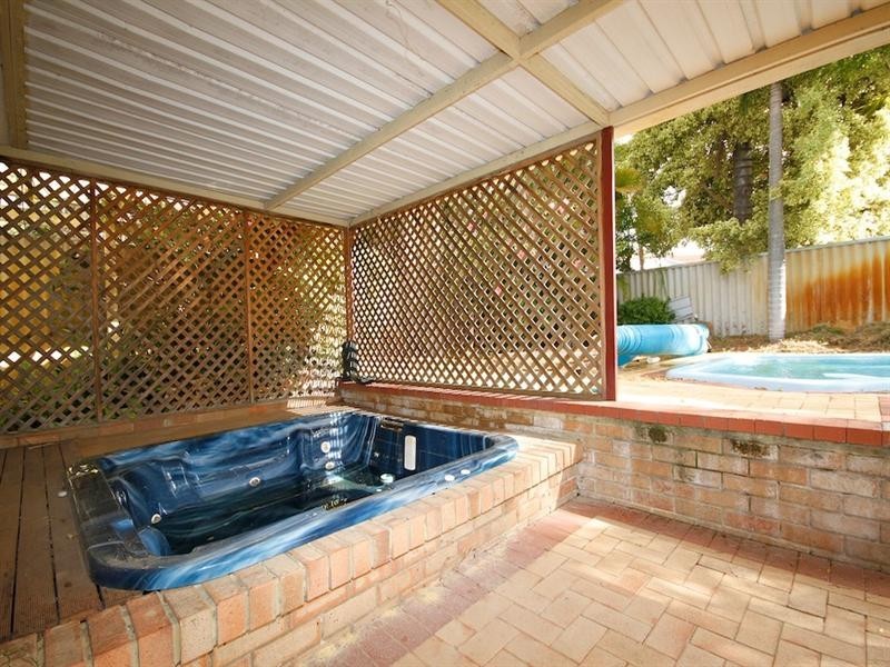 62 Kingfisher Avenue, Ballajura WA 6066