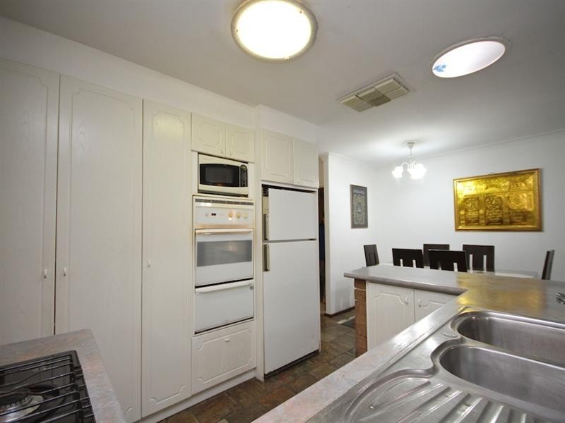 62 Kingfisher Avenue, Ballajura WA 6066