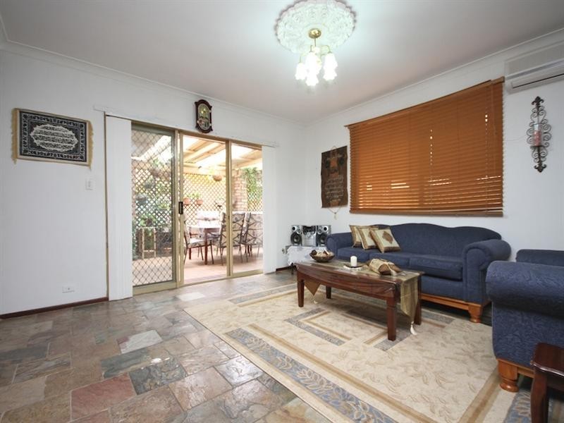 62 Kingfisher Avenue, Ballajura WA 6066