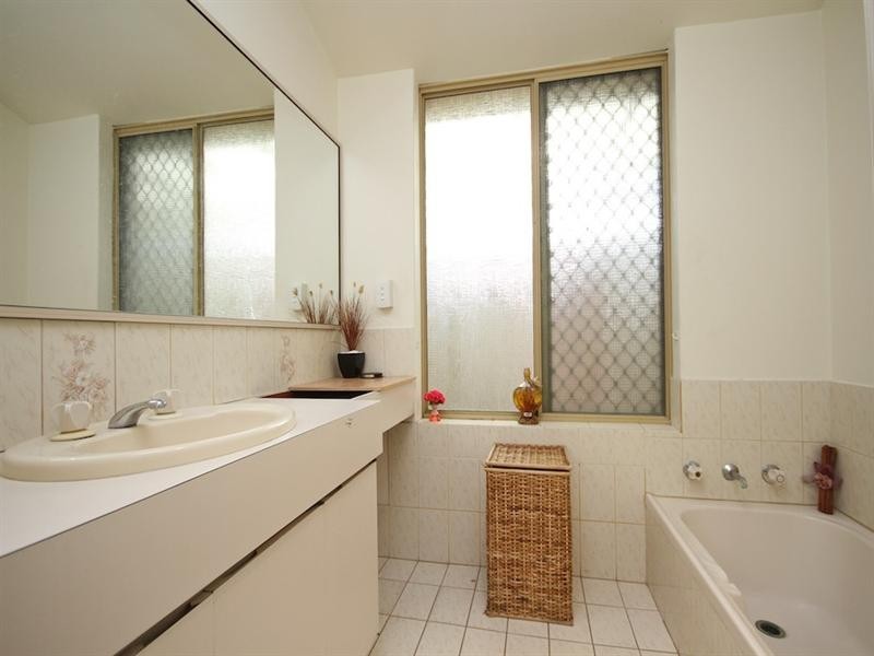 62 Kingfisher Avenue, Ballajura WA 6066