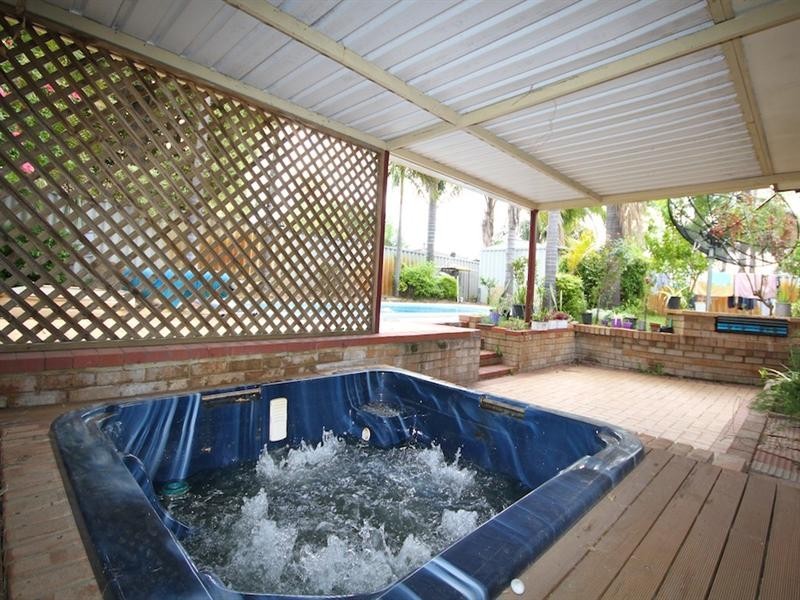 62 Kingfisher Avenue, Ballajura WA 6066