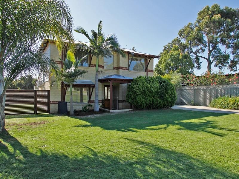 102 Hamilton Street, Bassendean WA 6054