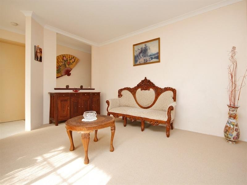 36 Valley Brook Road, Caversham WA 6055