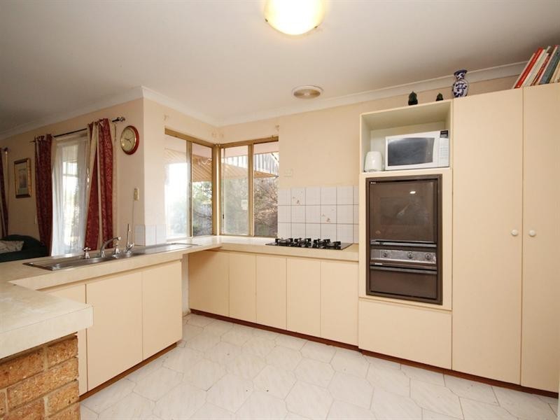 36 Valley Brook Road, Caversham WA 6055