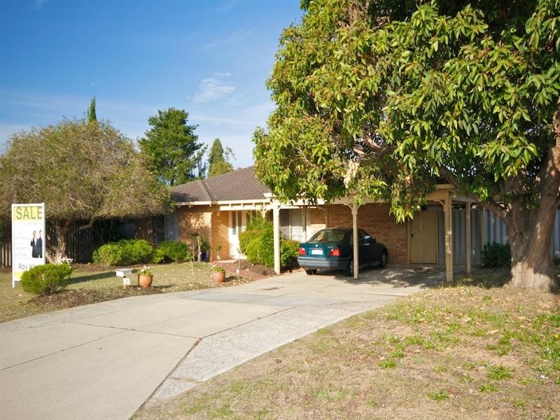 36 Valley Brook Road, Caversham WA 6055