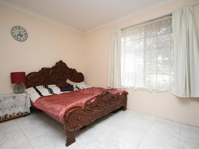 36 Valley Brook Road, Caversham WA 6055