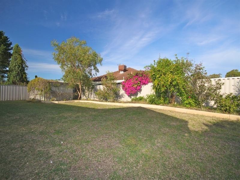 36 Valley Brook Road, Caversham WA 6055