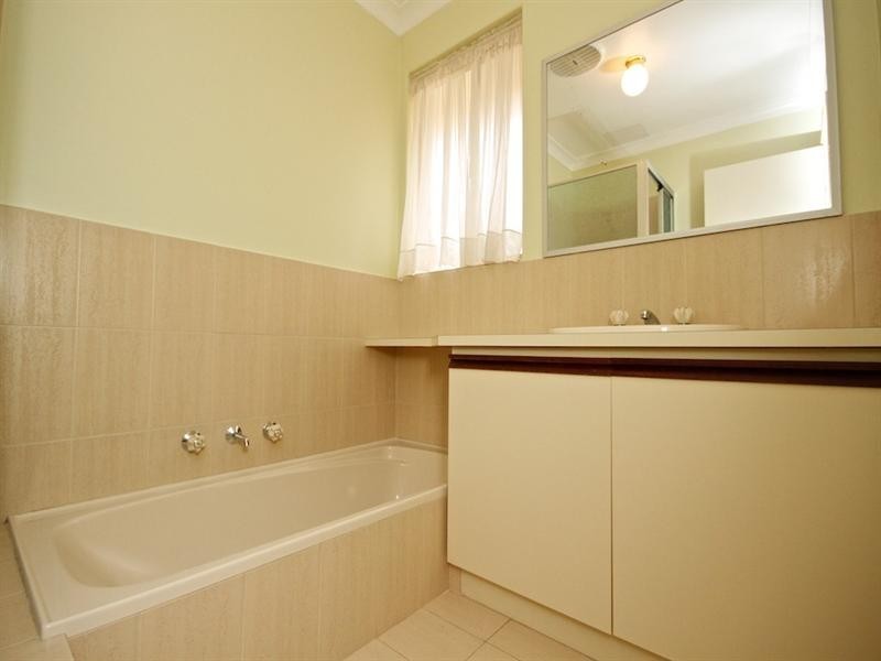 75a Chersterton Road, Bassendean WA 6054