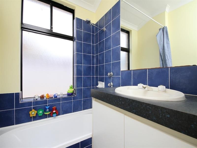 10 Napa Court, Caversham WA 6055