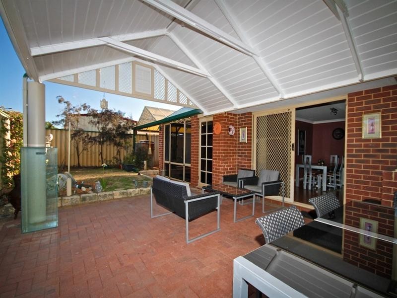 18 Tolbury Retreat, Kiara WA 6054