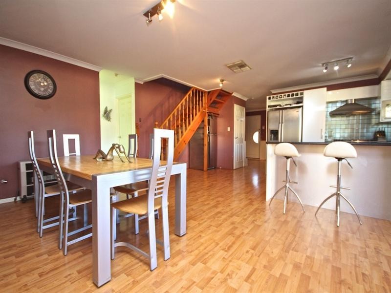 18 Tolbury Retreat, Kiara WA 6054