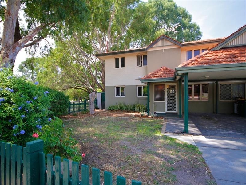 12 Rudge Place, Lockridge WA 6054