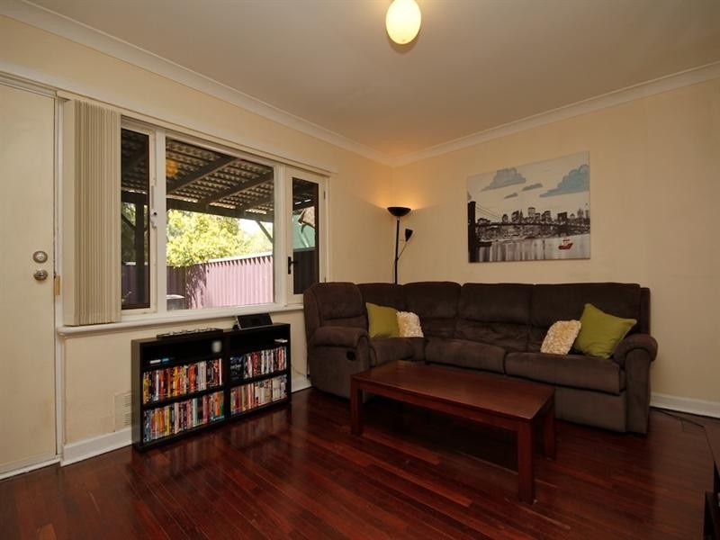 12 Rudge Place, Lockridge WA 6054