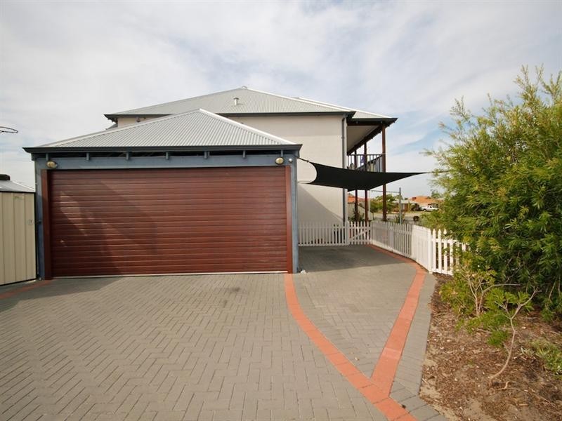 27a Coonawarra Drive, Caversham WA 6055
