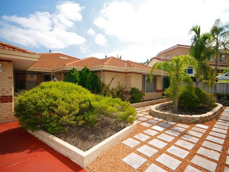 1 Bowood Cove, Kiara WA 6054