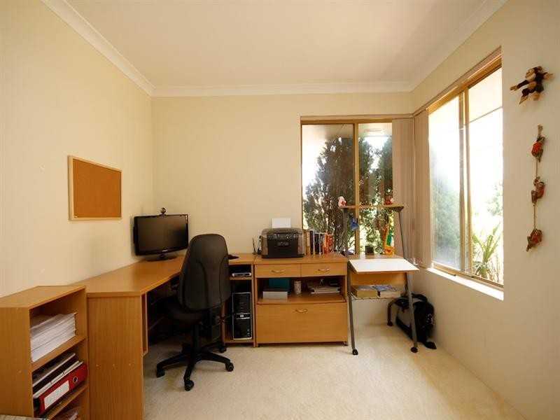 1 Bowood Cove, Kiara WA 6054