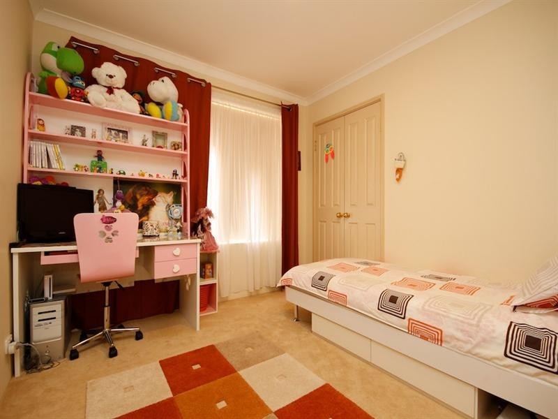 1 Bowood Cove, Kiara WA 6054