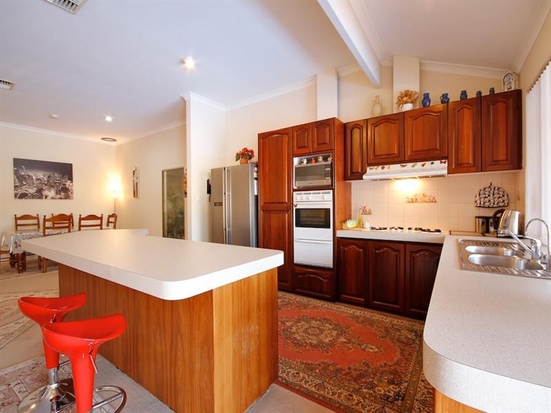 1 Bowood Cove, Kiara WA 6054