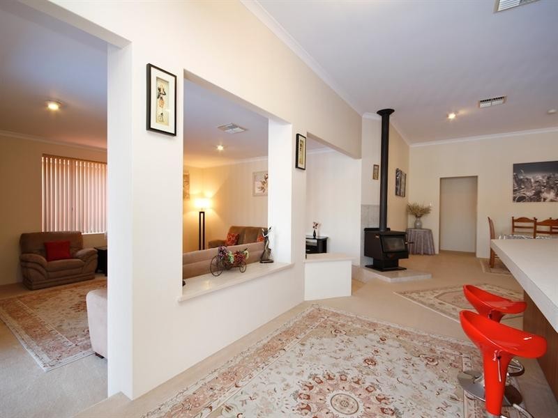 1 Bowood Cove, Kiara WA 6054