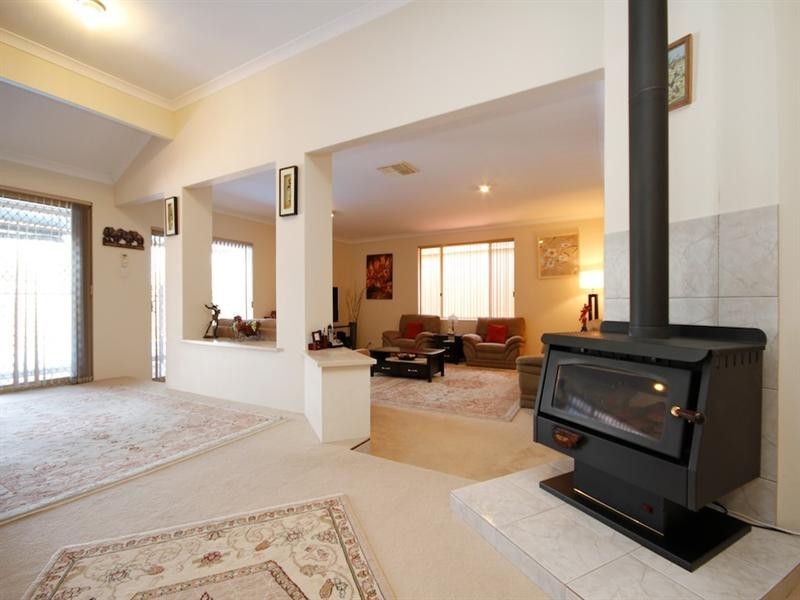 1 Bowood Cove, Kiara WA 6054