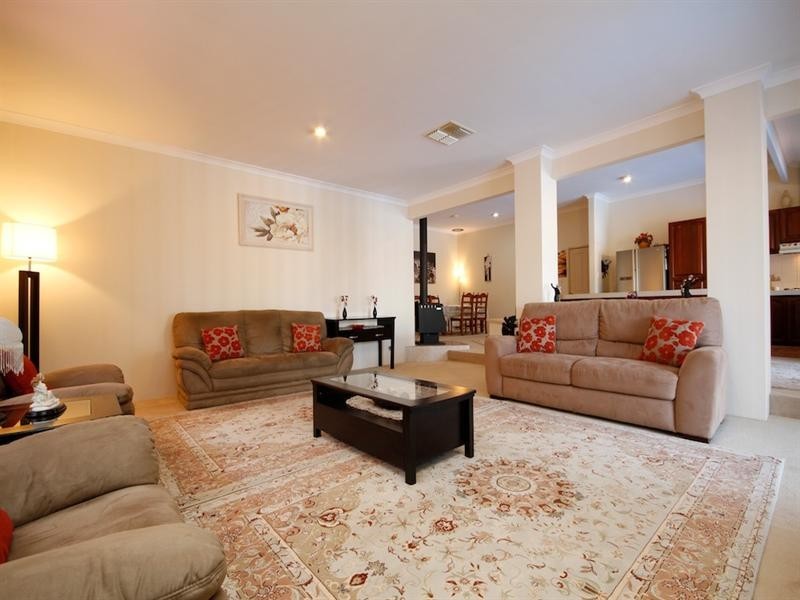 1 Bowood Cove, Kiara WA 6054