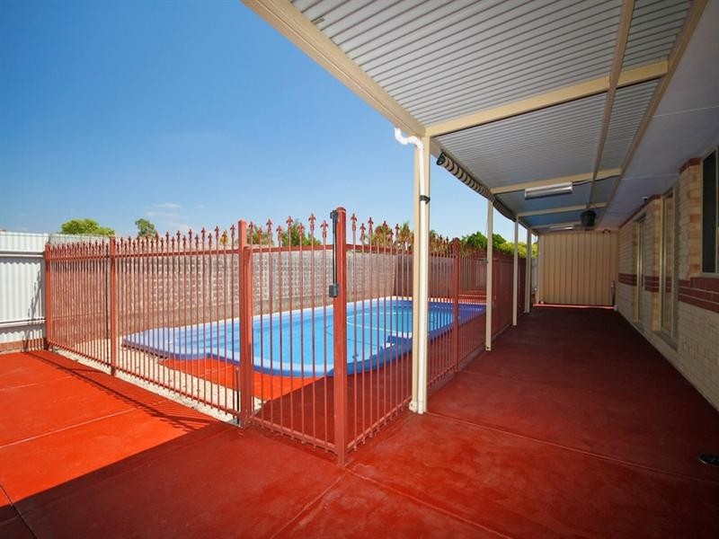 1 Bowood Cove, Kiara WA 6054