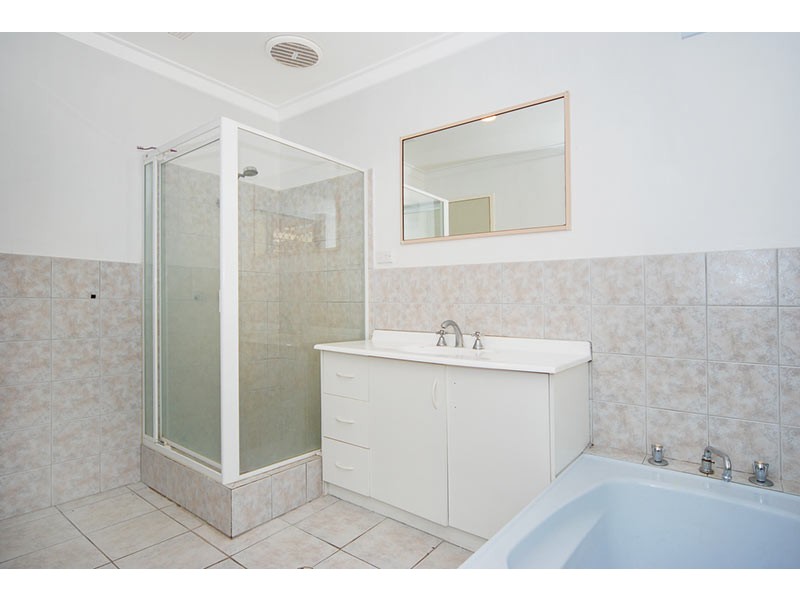 11 Gloves Place, Beechboro WA 6063