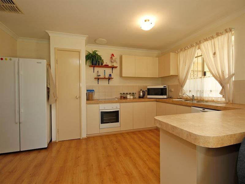 30 Alsace Avenue, Caversham WA 6055