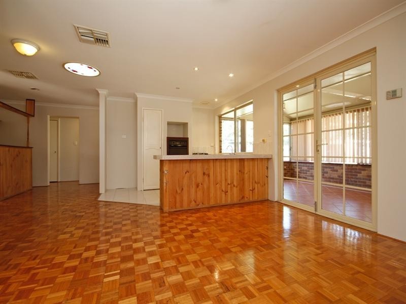 20 Winchester Place, Ballajura WA 6066