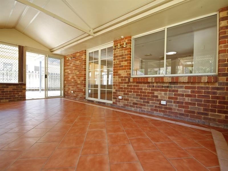 20 Winchester Place, Ballajura WA 6066