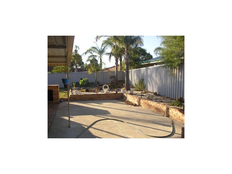 1 Fussel Green, Stratton WA 6056