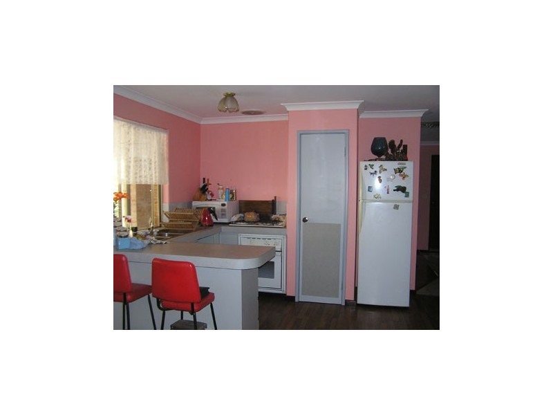 1 Fussel Green, Stratton WA 6056