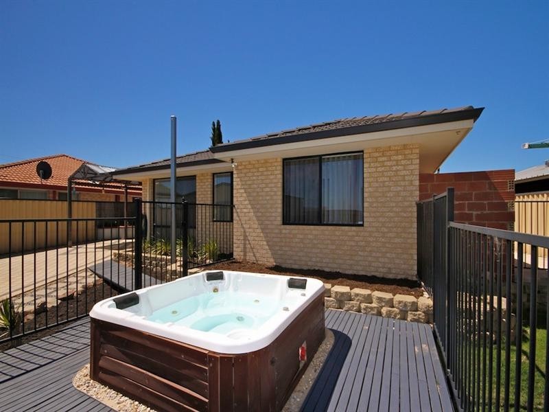 35 Mitra Loop, Beechboro WA 6063