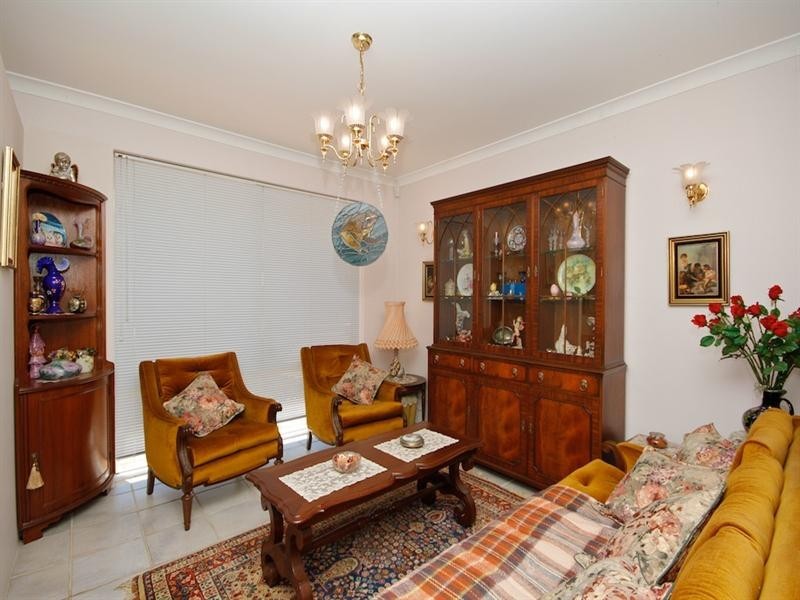 9 Pikes Close, Caversham WA 6055