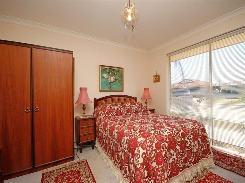 9 Pikes Close, Caversham WA 6055