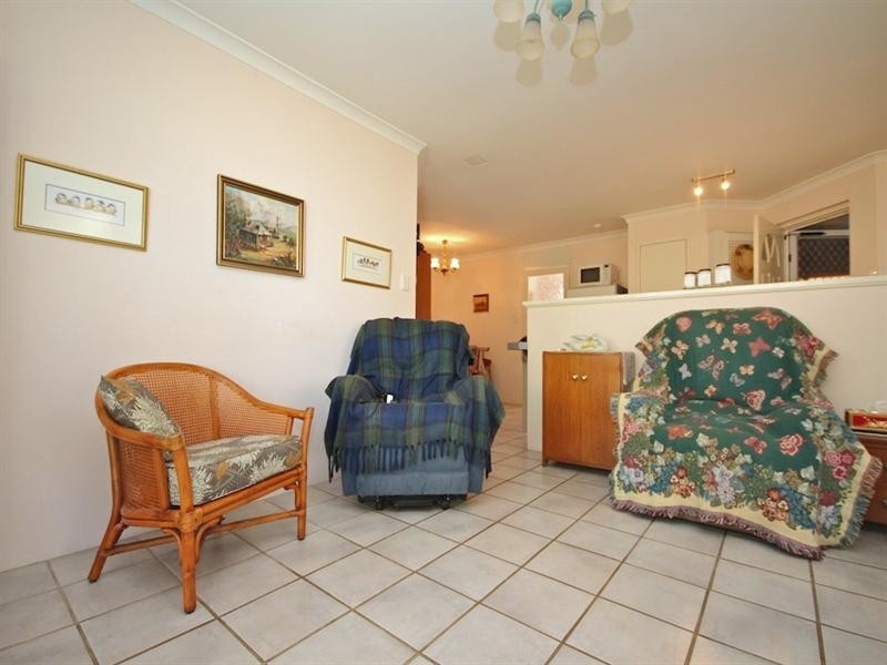 9 Pikes Close, Caversham WA 6055