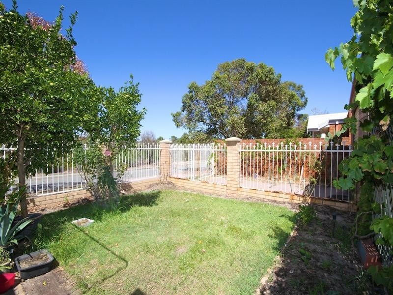 9 Pikes Close, Caversham WA 6055