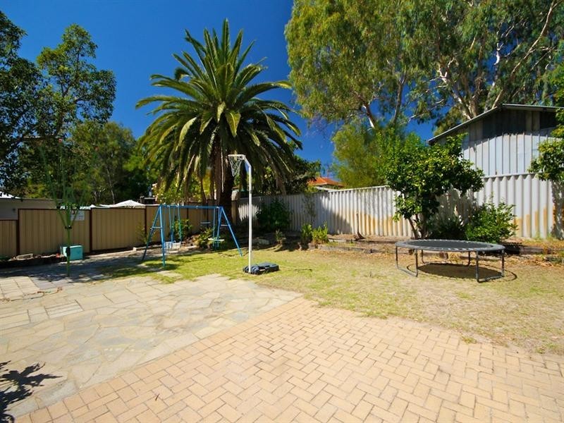 27 Arbon Way, Lockridge WA 6054