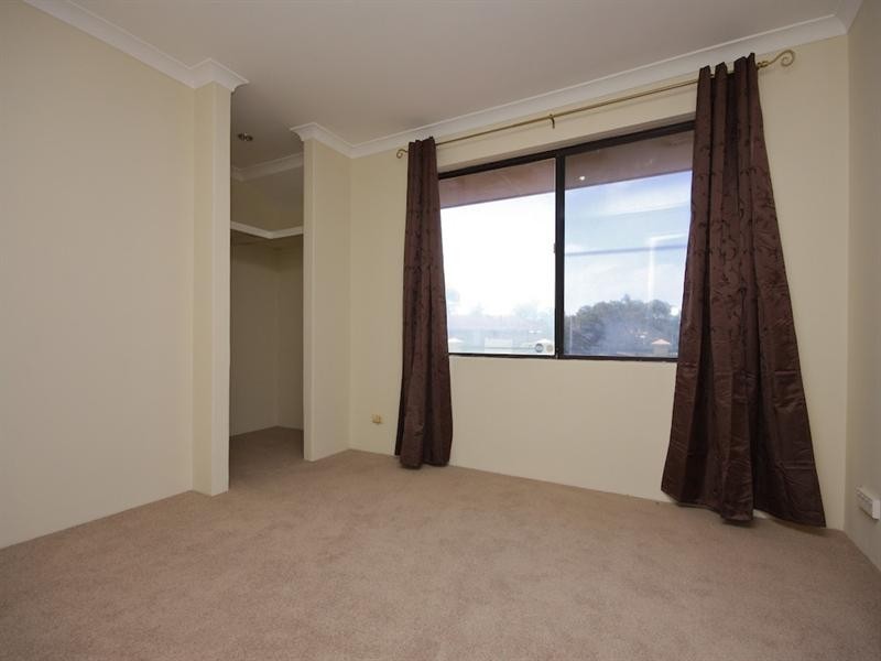 12 Cocos Grove, Kiara WA 6054