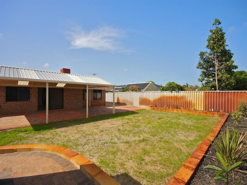 12 Cocos Grove, Kiara WA 6054