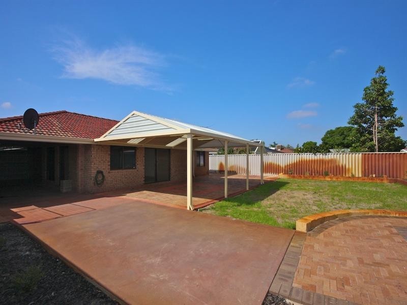 12 Cocos Grove, Kiara WA 6054
