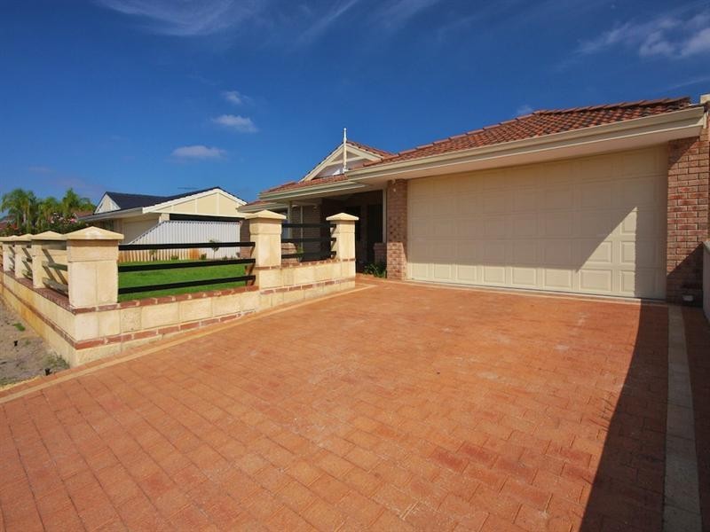 12 Cocos Grove, Kiara WA 6054